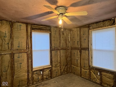 467 Dawson St, Columbus, IN 47201 - photo 6