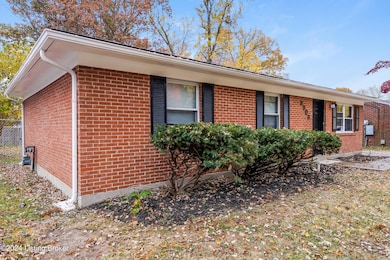 8903 Willowcreek Dr, Louisville, KY 40219 - photo 3