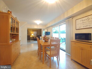 12607 Millstream Dr, Bowie, MD 20715 - photo 4