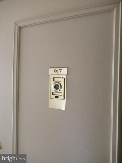 Radnor House unit 917, Bryn Mawr, PA 19010 - photo 2