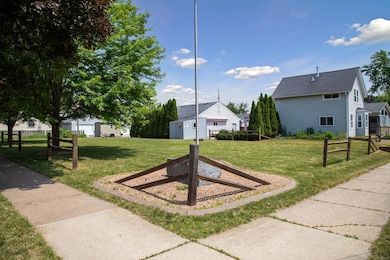 725 Watson Ave, Saint Paul, MN 55102 - photo 4