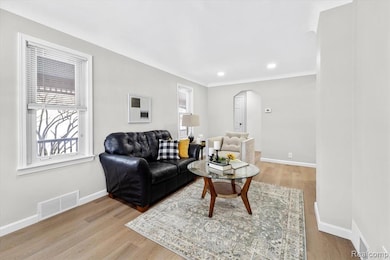 30619 Maplewood St, Garden City, MI 48135 - photo 4