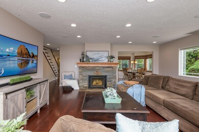 Living Room with Gas Fireplace