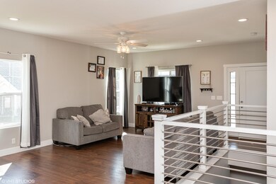 03_301NPacheaCircle_165_LivingRoom_HiRes