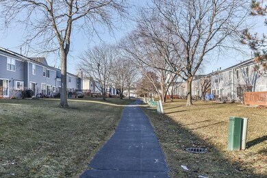 2021 Muirfield Cir, Elgin, IL 60123 - photo 4