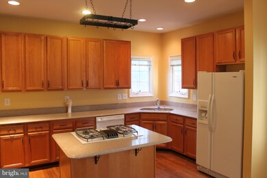 16040 Hayes Ln, Woodbridge, VA 22191 - photo 3