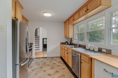 470 Stagecoach Rd, Charlottesville, VA 22902 - photo 4