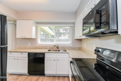 006-photo-kitchen-10912135