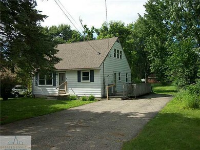 4548 Sycamore St, Holt, MI 48842 - photo 2