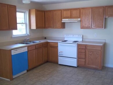 802 Country Club Rd, Jacksonville, NC 28546 - photo 5