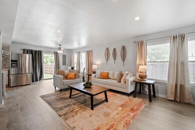 800 Chaparral Ct, Bedford, TX 76022 - photo 4