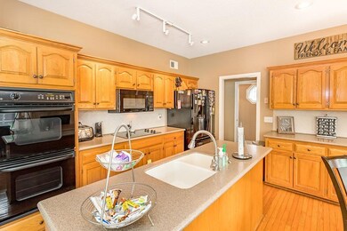 6100 Noreston St, Shawnee, KS 66218 - photo 7