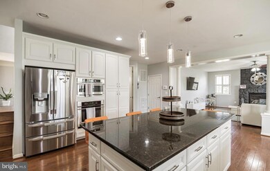 6012 Fox Haven Ct, Woodbridge, VA 22193 - photo 6