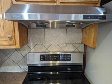 1090 Pond St, Franklin, MA 02038 - photo 6