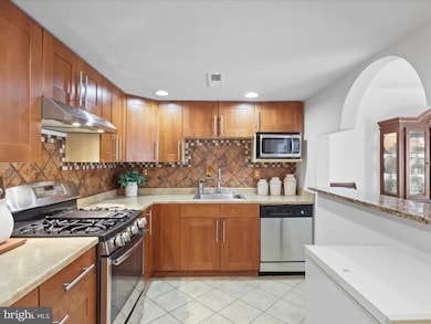 246 Stevenson Square, Alexandria, VA 22304 - photo 6