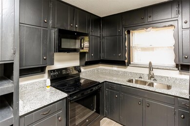 1909 Hurstview Dr, Hurst, TX 76054 - photo 7