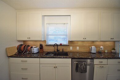 3824 Holly Glen Dr, Bay City, TX 77414 - photo 5