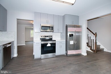 9437 Cherwek Dr, Lorton, VA 22079 - photo 6