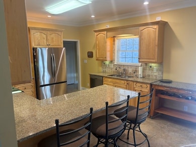 Oak Cabinets & Granite Countertops