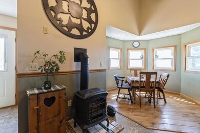 gas stove vented by kitchen nook