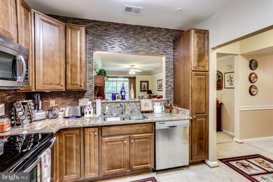 8611 Wintergreen Ct unit 205, Odenton, MD 21113 - photo 3