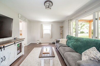 433 N 15th Ave, Beech Grove, IN 46107 - photo 4