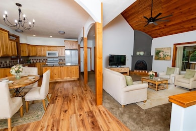 845-Turtle-Creek-Ct-MF-MO-37 - Living Ro