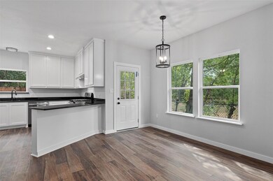 518 N Clements St, Gainesville, TX 76240 - photo 7