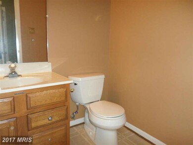 20509 Lowfield Dr, Germantown, MD 20874 - photo 6