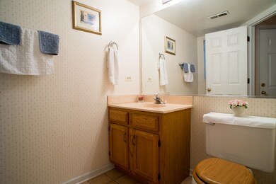 1/2 Bath
