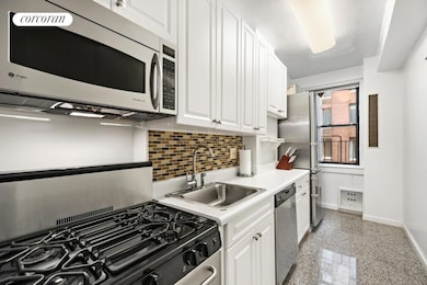 142 E 49th St unit 9E, New York, NY 10017 - photo 2