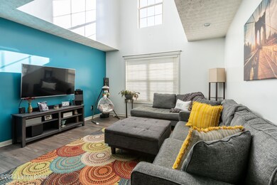 8537 Grand Neptune Dr unit 2001, Louisville, KY 40228 - photo 5