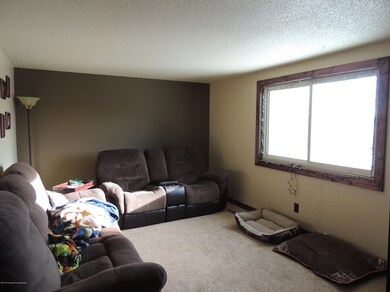 810 W Broadway 001
