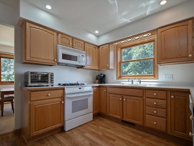 kitchen to dining rm