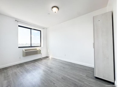 70-26 Queens Blvd unit 5F, Woodside, NY 11377 - photo 3
