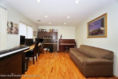 (5) FAMILY ROOM EDIT