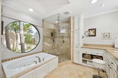 10111 Valley Forge Dr unit 24, Houston, TX 77042 - photo 4