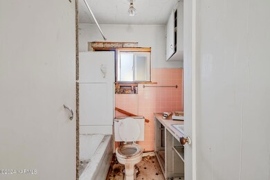 810 S 6th Ave-5