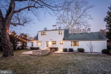 608 W Taylor Run Pkwy, Alexandria, VA 22314 - photo 2