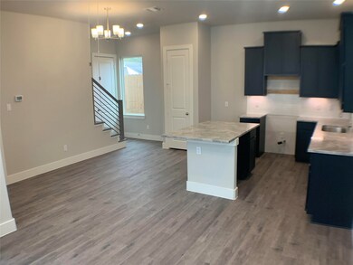 9014 Lonestar Creekbend Ln, Houston, TX 77080 - photo 4