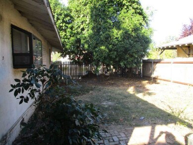 1001 2nd St, Redding, CA 96002 - photo 5
