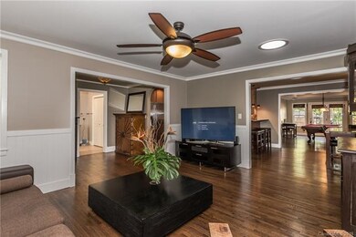 Open floor plan , spacious rooms.