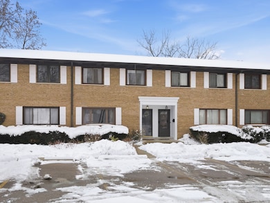 300 Duane St unit 3, Glen Ellyn, IL 60137 - photo 3