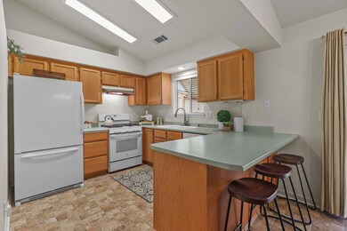 894 Montcrest Dr, Redding, CA 96003 - photo 7