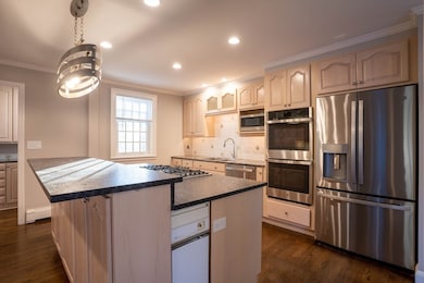 40 Puddingstone Ln, Newton Center, MA 02459 - photo 2