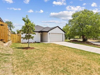 2614 NW 31st St, Fort Worth, TX 76106 - photo 4