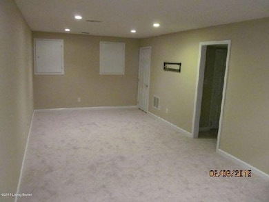 10100 Landwood Dr, Louisville, KY 40291 - photo 3