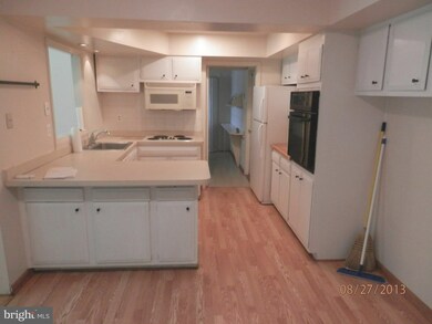 3904 Wakefield Ln, Bowie, MD 20715 - photo 4