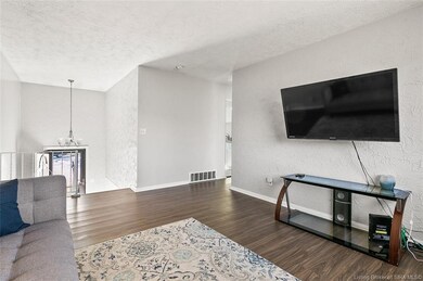 211 Lawn Ct, New Albany, IN 47150 - photo 3