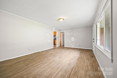 1109 W Edgemont Dr, Lancaster, SC 29720 - photo 5